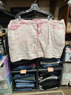 #509 size 28 torrid Women’s Pink Tie-Dye Denim mini skirt
